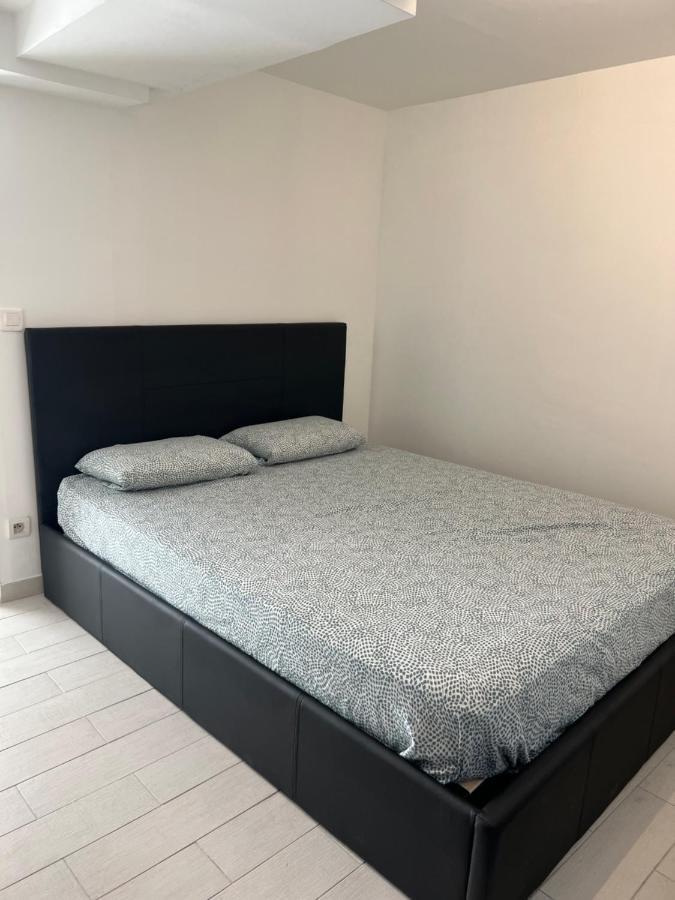 Appartement Au Bor De Mer Марсилия Екстериор снимка